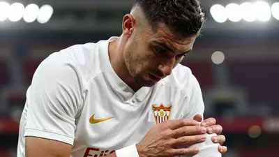 El suizo Rubén Vargas, jugador del Sevilla FC, sufre una parameniscitis externa en la rodilla derecha y se perderá el...