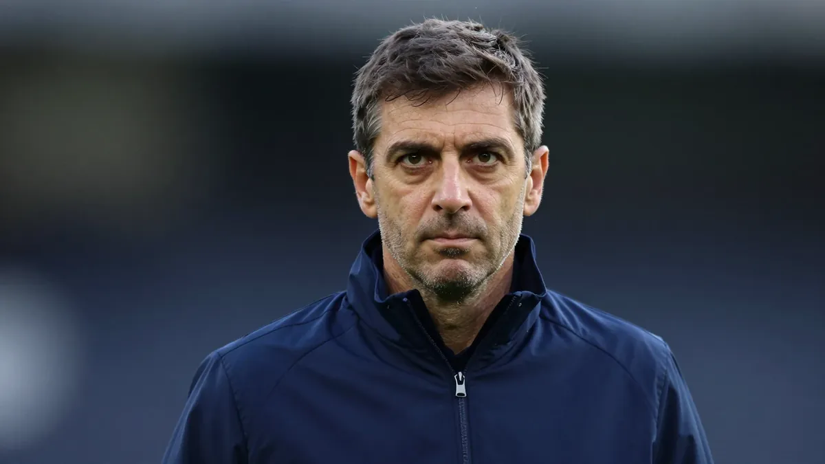El técnico gallego alcanza un hito personal al dirigir su centésimo encuentro al frente del Espanyol, un club que ha...