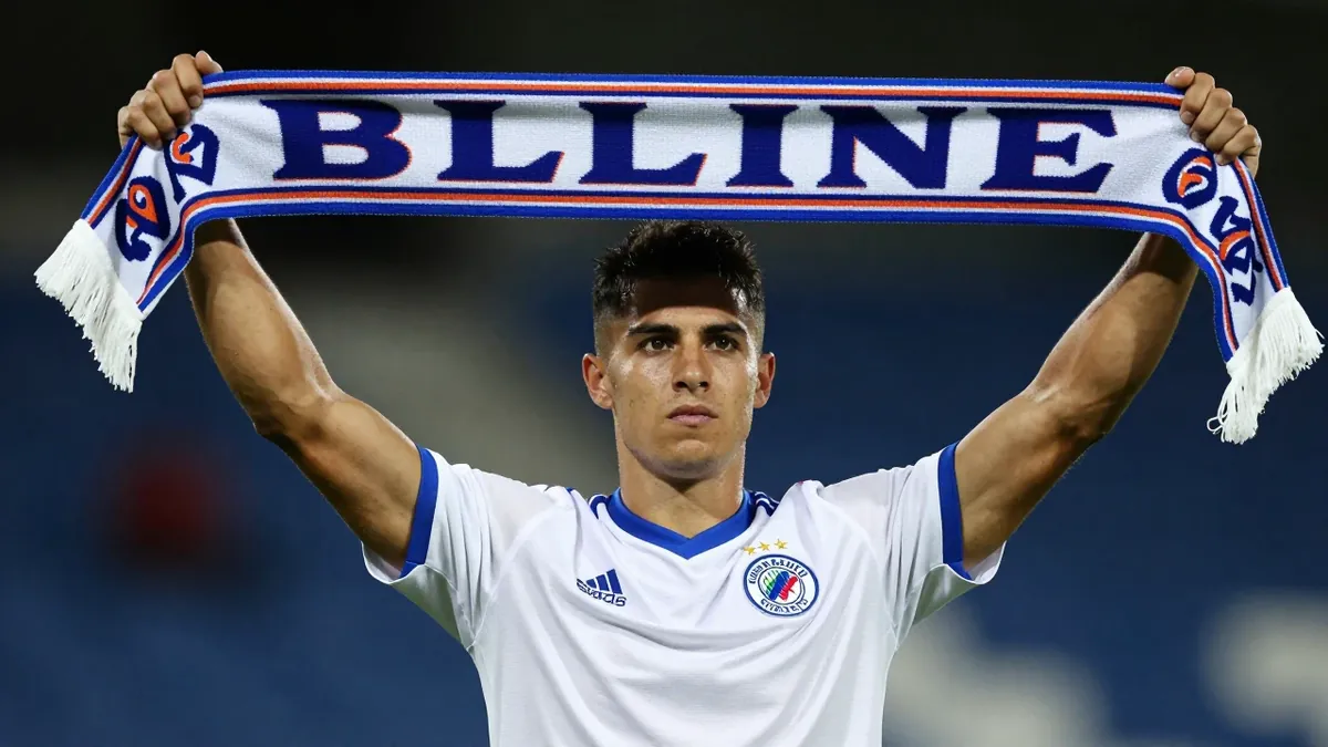 El español Bryan Zaragoza se une al Espanyol cedido por el Bayern Múnich, con opción de compra, para reforzar el ataque
