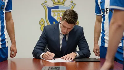 Álex Calatrava refuerza a RCD Espanyol y apunta a titularidad